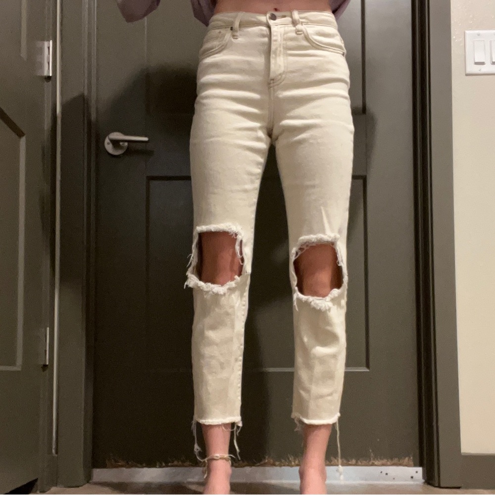 size 24 women’s jeans from tilly’s! only worn a few times.